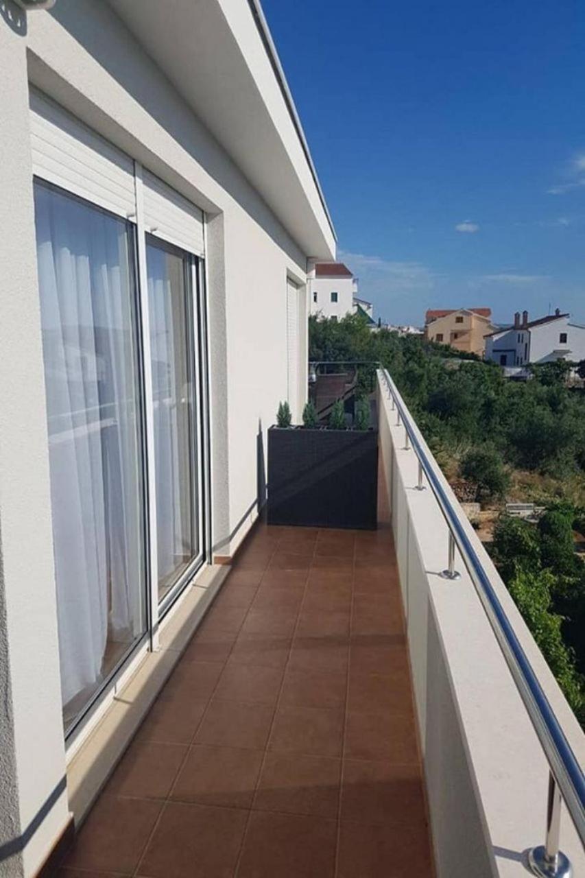 Apartments Javi - Free Private Parking Trogir Exterior foto